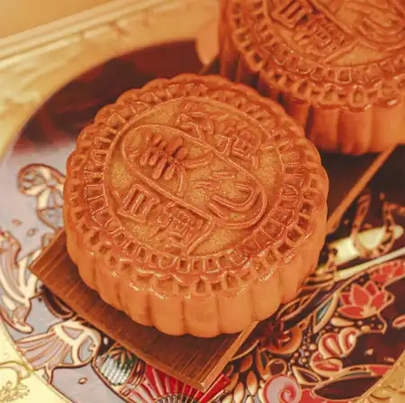 MAXIMS White Lotus Seed Paste Mooncake (2 Yolks) 4pcs/740g